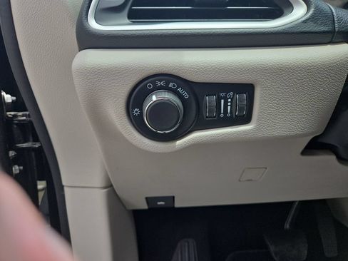 Used 2023 Chrysler Voyager LX FWD image 30