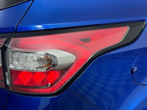 Used 2018 Ford Escape SE image 32