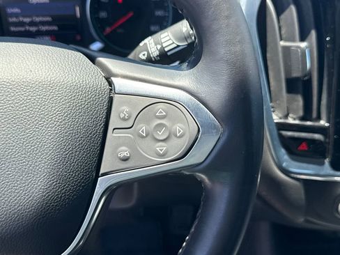 Used 2020 Chevrolet Traverse LT FWD image 28