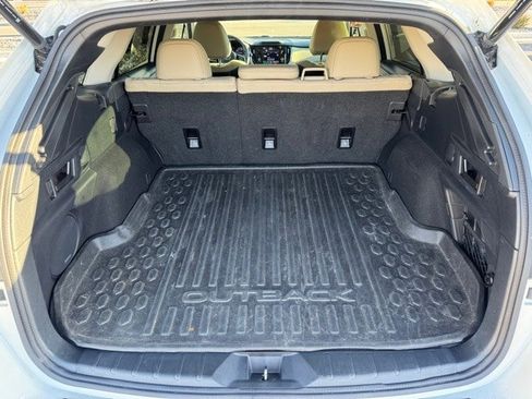 Used 2020 Subaru Outback Limited image 13