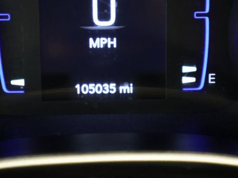 Used 2019 Chrysler Pacifica Touring-L image 15