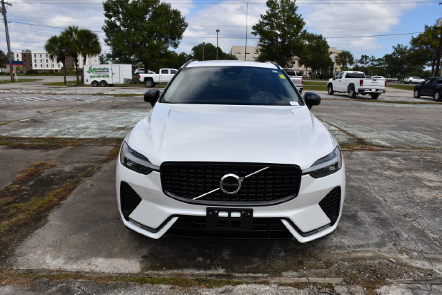 Used 2025 Volvo XC60 B5 Core AWD/4WD image 8