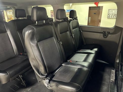 Used 2020 Ford Transit 150 XL image 34