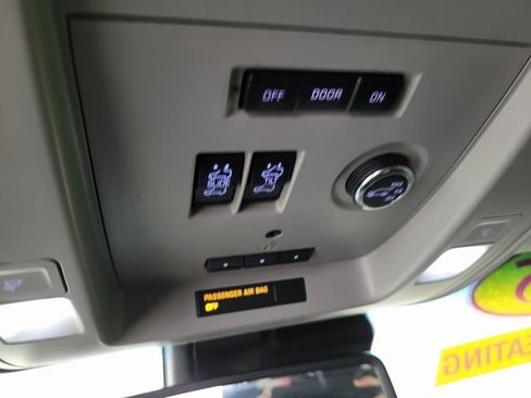 Used 2015 Cadillac Escalade Premium image 45