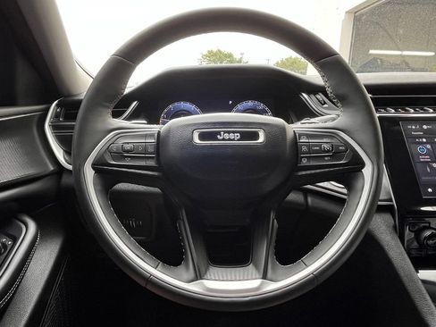 Certified 2024 Jeep Grand Cherokee L Laredo w/ Luxury Tech Group I AWD/4WD image 11