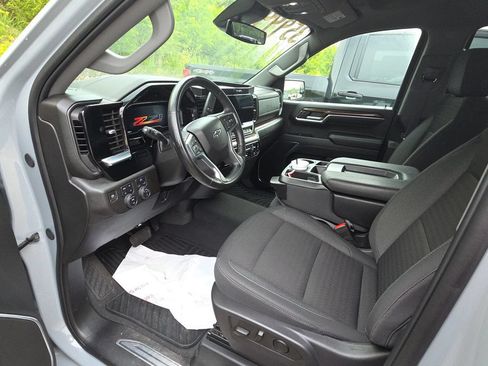 Used 2024 Chevrolet Silverado 1500 RST w/ Z71 Off-Road Package AWD/4WD image 9