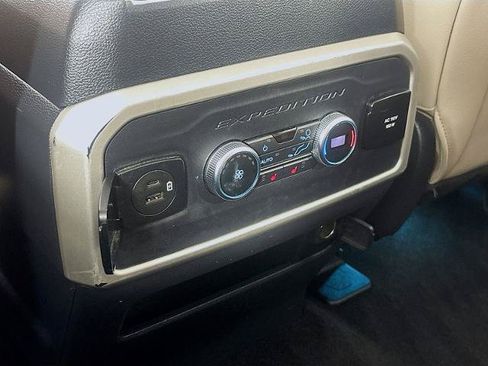 Certified 2022 Ford Expedition Max Limited RWD image 26