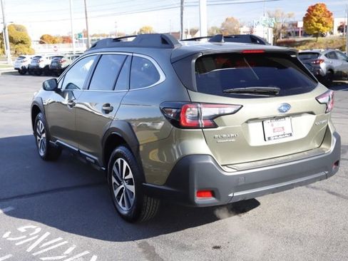 Certified 2025 Subaru Outback Premium w/ Popular Package #1A image 9