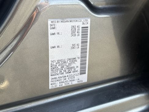Used 2024 Nissan Altima 2.5 SV FWD image 29