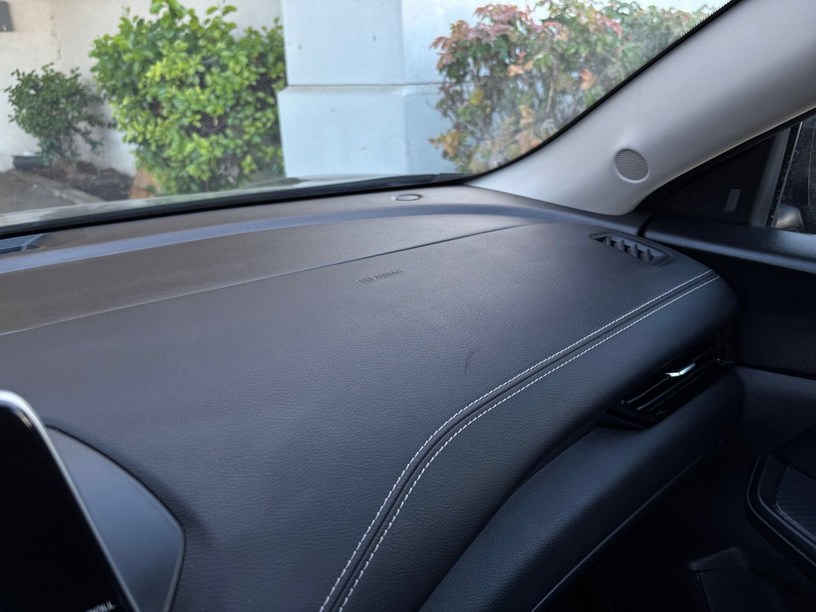 Used 2025 Nissan Sentra SV FWD image 33