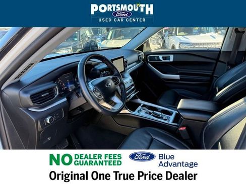 Certified 2022 Ford Explorer XLT w/ Equipment Group 202A image 4