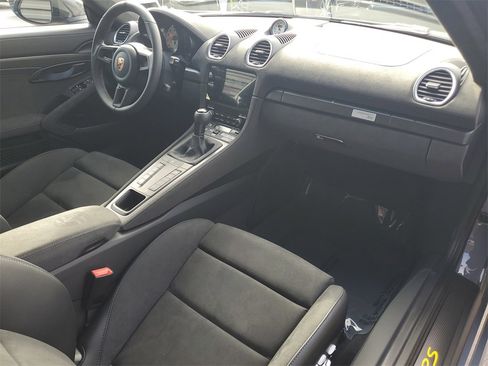 Used 2025 Porsche 718 Cayman GT4 RS image 19