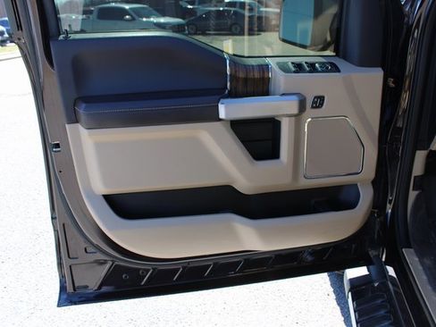 Used 2018 Ford F150 Lariat image 12