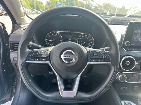 Used 2023 Nissan Sentra SV FWD image 13
