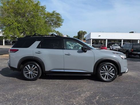 Used 2022 Nissan Pathfinder Platinum w/ Cargo Package FWD image 2