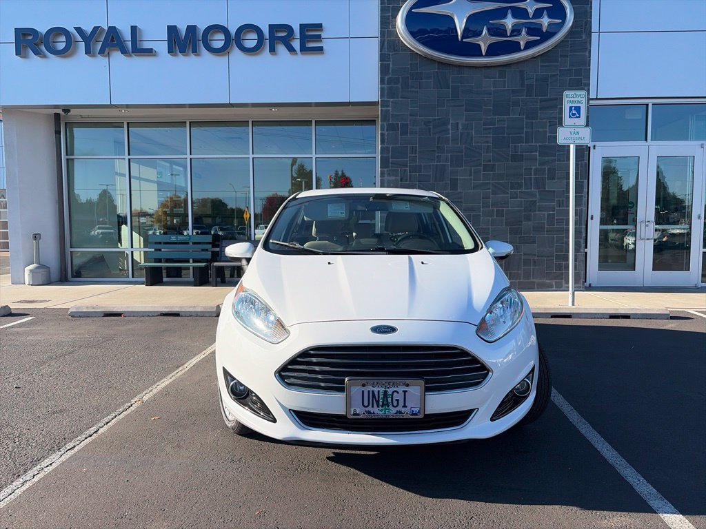 Used 2015 Ford Fiesta Titanium FWD image 2
