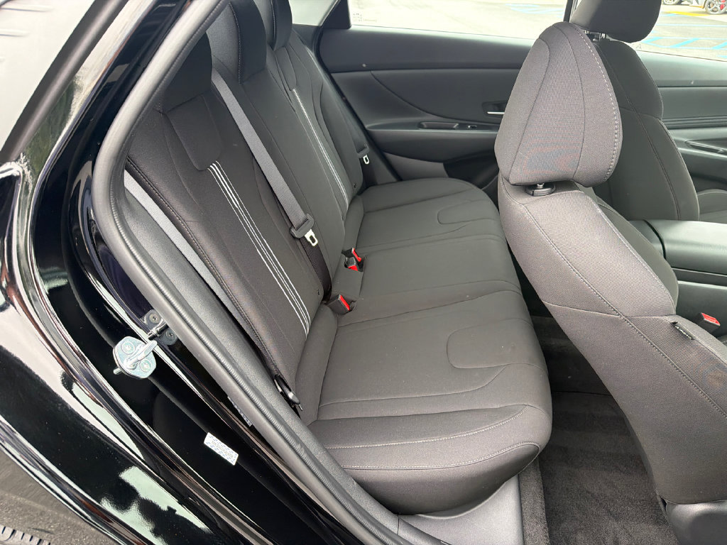 Used 2023 Hyundai Elantra SEL w/ Convenience Package FWD image 17