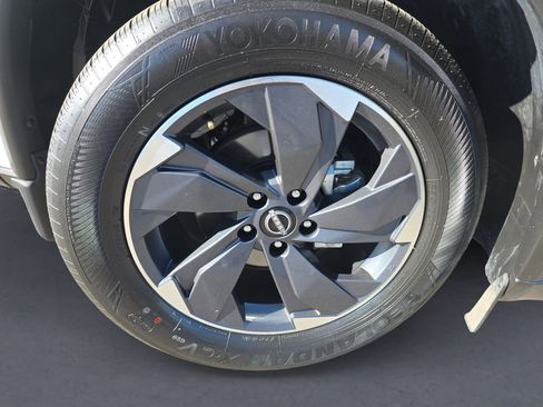 Certified 2024 Nissan Rogue SV image 14