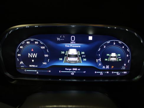 Used 2023 Chevrolet Suburban Z71 image 15