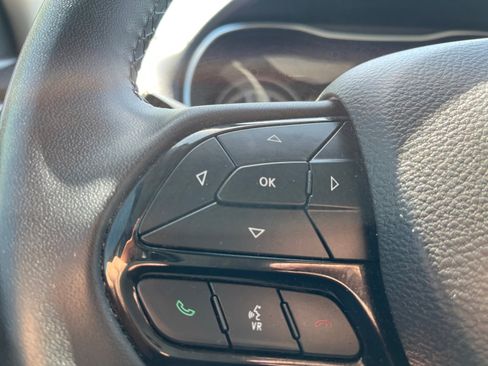 Certified 2020 Jeep Cherokee Latitude Plus AWD/4WD image 19