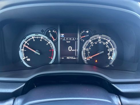 Used 2022 Toyota 4Runner TRD Sport AWD/4WD image 2