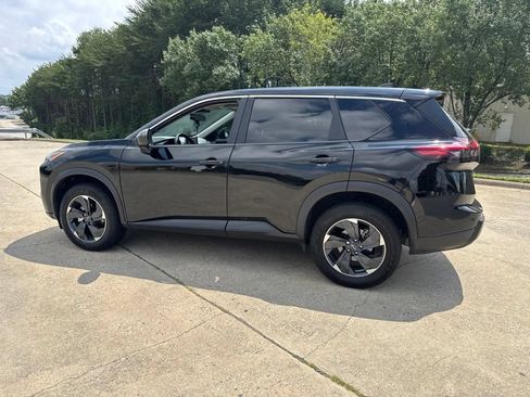 Certified 2025 Nissan Rogue SV AWD/4WD image 14