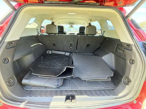 Used 2023 GMC Terrain AT4 AWD/4WD image 27
