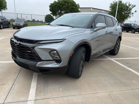 Used 2023 Chevrolet Blazer RS w/ Driver Confidence II Package FWD image 2