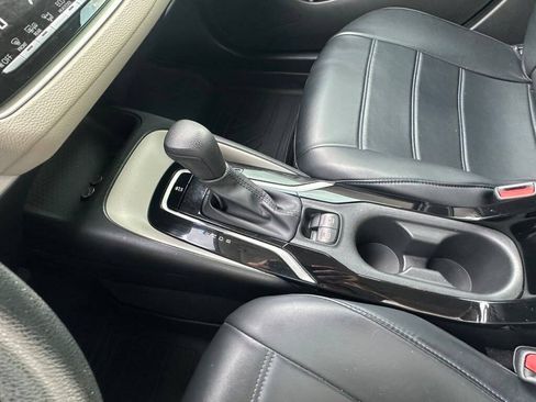 Used 2020 Toyota Corolla LE FWD image 19