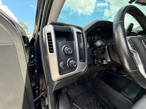 Used 2017 GMC Sierra 1500 SLE w/ SLE Value Package AWD/4WD image 36