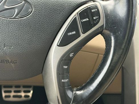 Used 2013 Hyundai Elantra GT w/ Tech Pkg FWD image 23