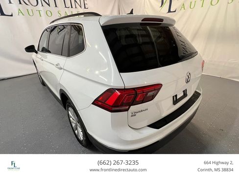Used 2018 Volkswagen Tiguan SE w/ Panoramic Sunroof Package FWD image 5