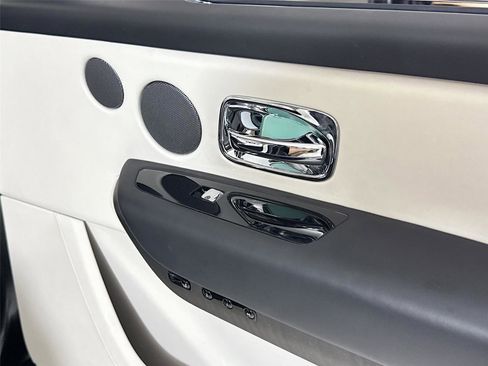 Used 2021 Rolls-Royce Cullinan image 36
