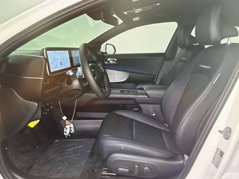 Used 2025 Hyundai Ioniq 6 SEL RWD image 8