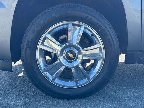 Used 2009 Chevrolet Suburban LTZ image 16