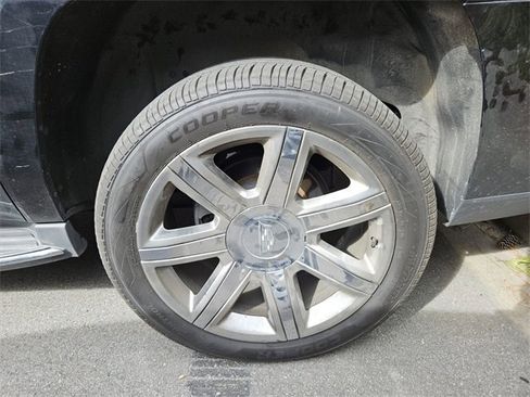 Used 2017 Cadillac Escalade ESV Luxury image 10