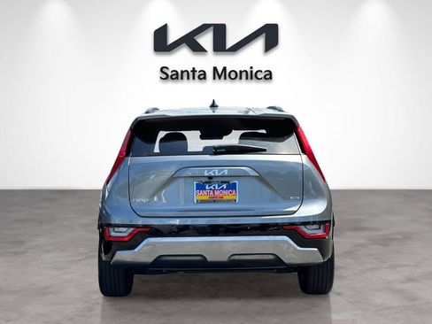 Certified 2023 Kia Niro SX Touring FWD image 5