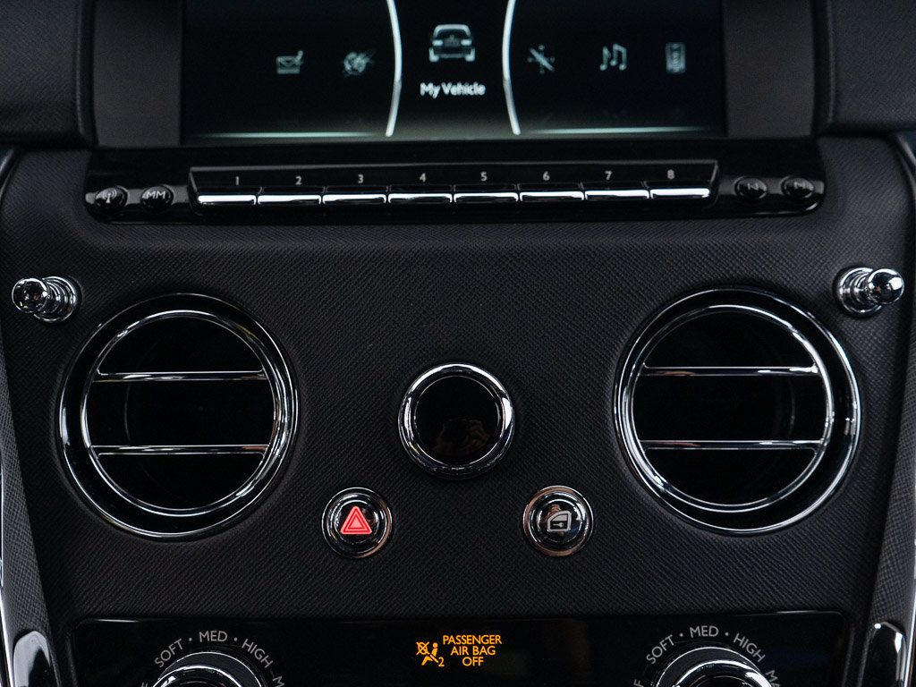 Certified 2022 Rolls-Royce Cullinan w/ Technology Package AWD/4WD image 43