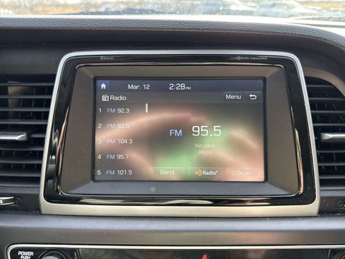 Used 2019 Hyundai Sonata Limited image 16