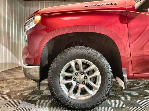 Used 2023 Chevrolet Silverado 1500 LT w/ Convenience Package II image 31