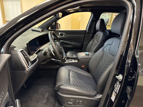 Used 2025 Kia Sorento SX Prestige AWD/4WD image 6