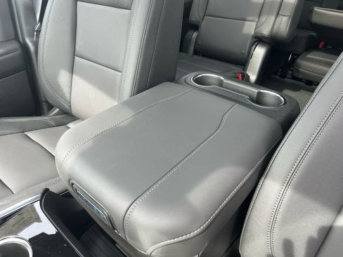 New 2026 Chevrolet Suburban Z71 image 20