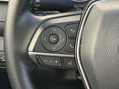 Used 2022 Toyota Camry LE image 14