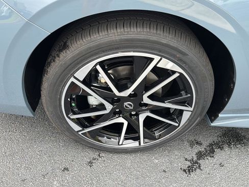 New 2025 Nissan Sentra SR w/ SR Premium Package image 31