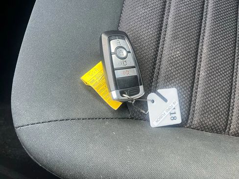 Used 2019 Ford Fusion SE image 22