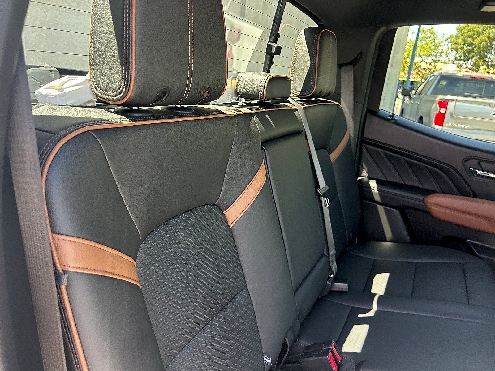 Used 2023 GMC Canyon AT4 w/ AT4 Premium Package AWD/4WD image 30