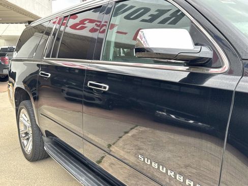Used 2019 Chevrolet Suburban Premier RWD image 16
