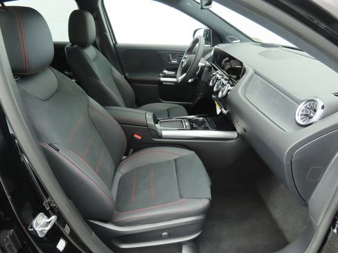 Certified 2025 Mercedes-Benz GLA 250 image 20