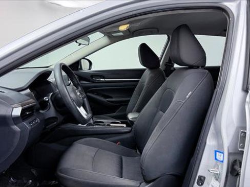 Used 2023 Nissan Altima 2.5 SV FWD image 14