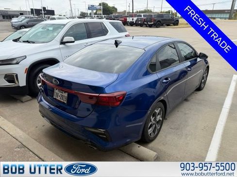 Used 2021 Kia Forte LXS FWD image 4